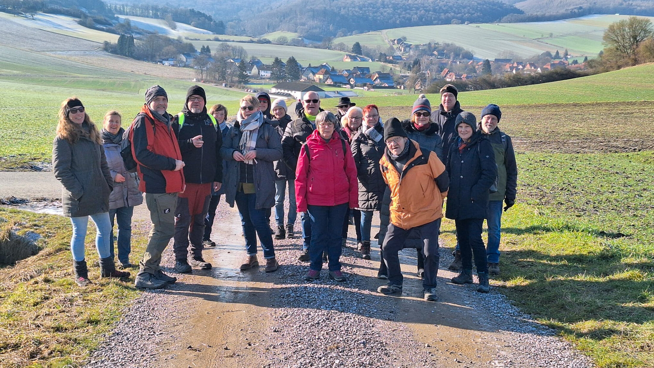 Wandergruppe, im Hintergrund Kaierde