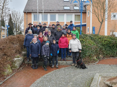 Die Wanderung beginnt am Rathaus